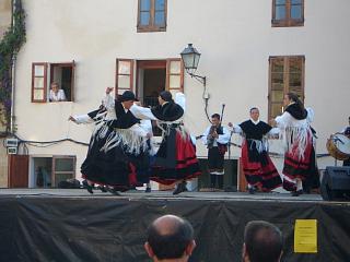 Dancers on a stage in the Tapal plaza