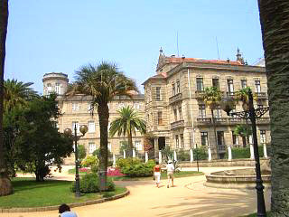 The gardens adjacent to the buildings lining the alameda