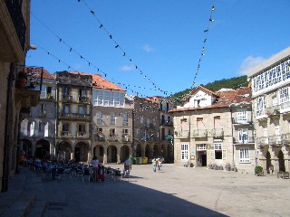 Ribadavia mani old town square